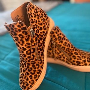 Steve Madden Wedge leopard , Cow hair Wedge Sneakers